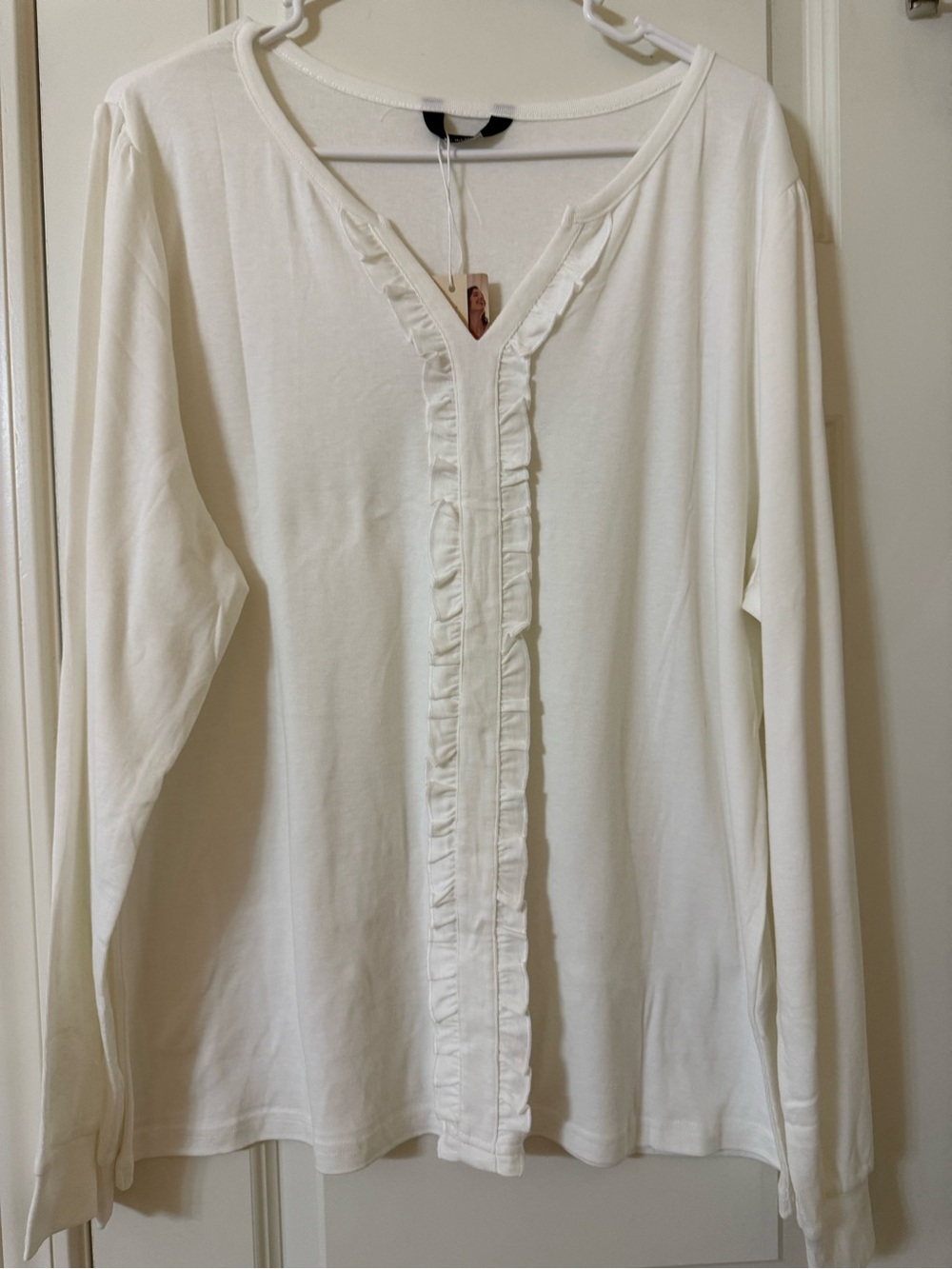 Dokotoo Women’s Cream Ruffle-Trim Long Sleeve Blouse, Plus Size 2X, New With Tag